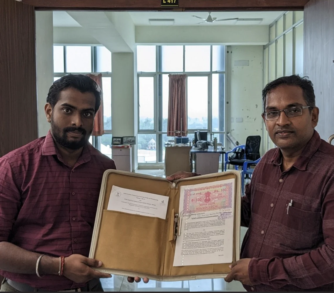 Signing of the MoU between VLOG Innovations and the BiRD and PDS Laboratories at IIITD&M Kancheepuram