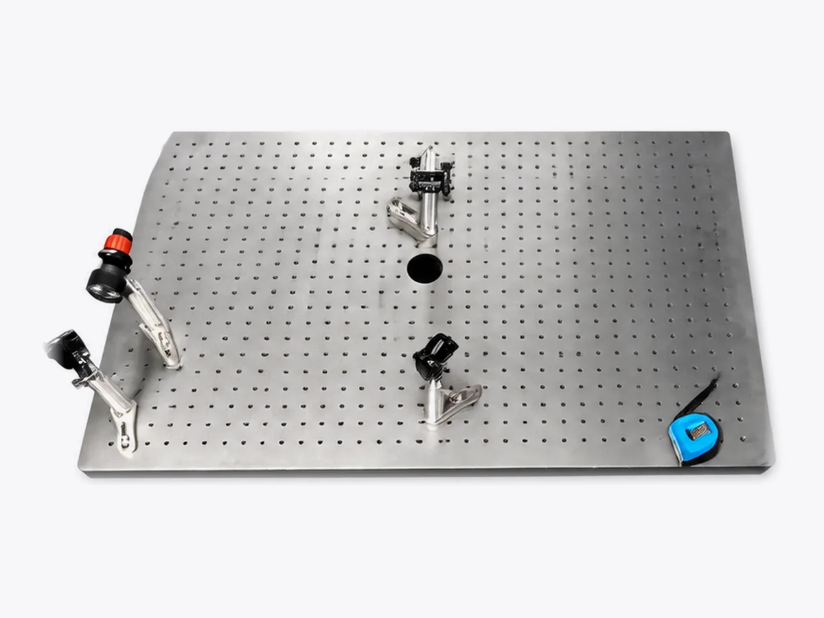 Optical breadboard with post-mounted optics